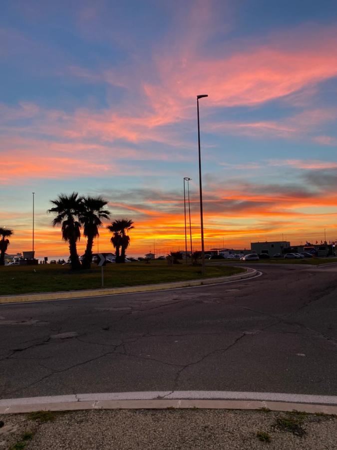 Tra Mare E Arte Lägenhet Lido di Ostia Exteriör bild